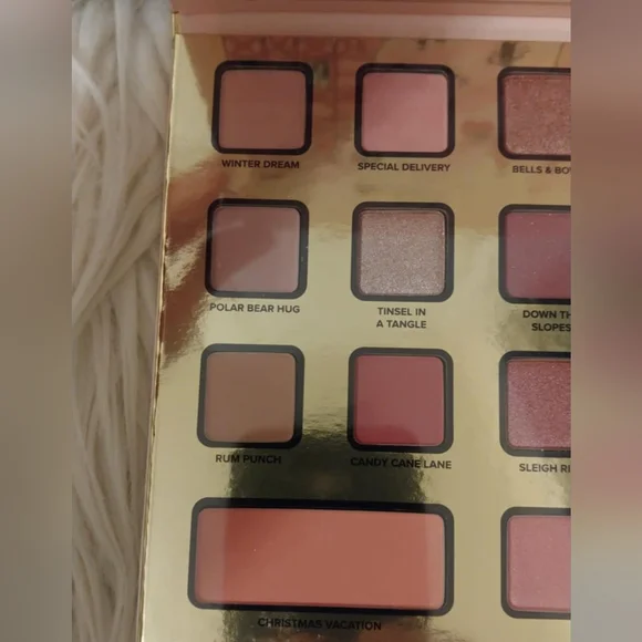 🎄FIRM! NWT TOO FACED CHRISTMAS IN THE ALPS LIMITED EDITION MAKEUP COLLECTION - Picture 8 of 12